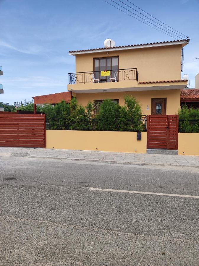 Villa Rina Paphos ภายนอก รูปภาพ
